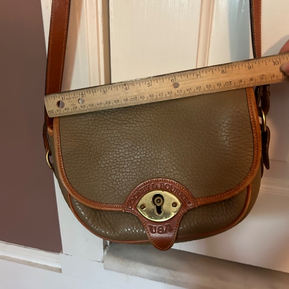 Dooney and Bourke pebbled leather purse - Picture 4 of 8